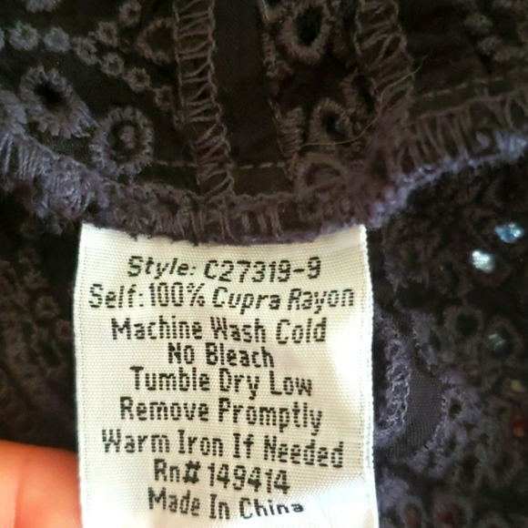 Johnny Was black and gray embroidery 3/4 sleeves v-neck tunic top S - Picture 9 of 9